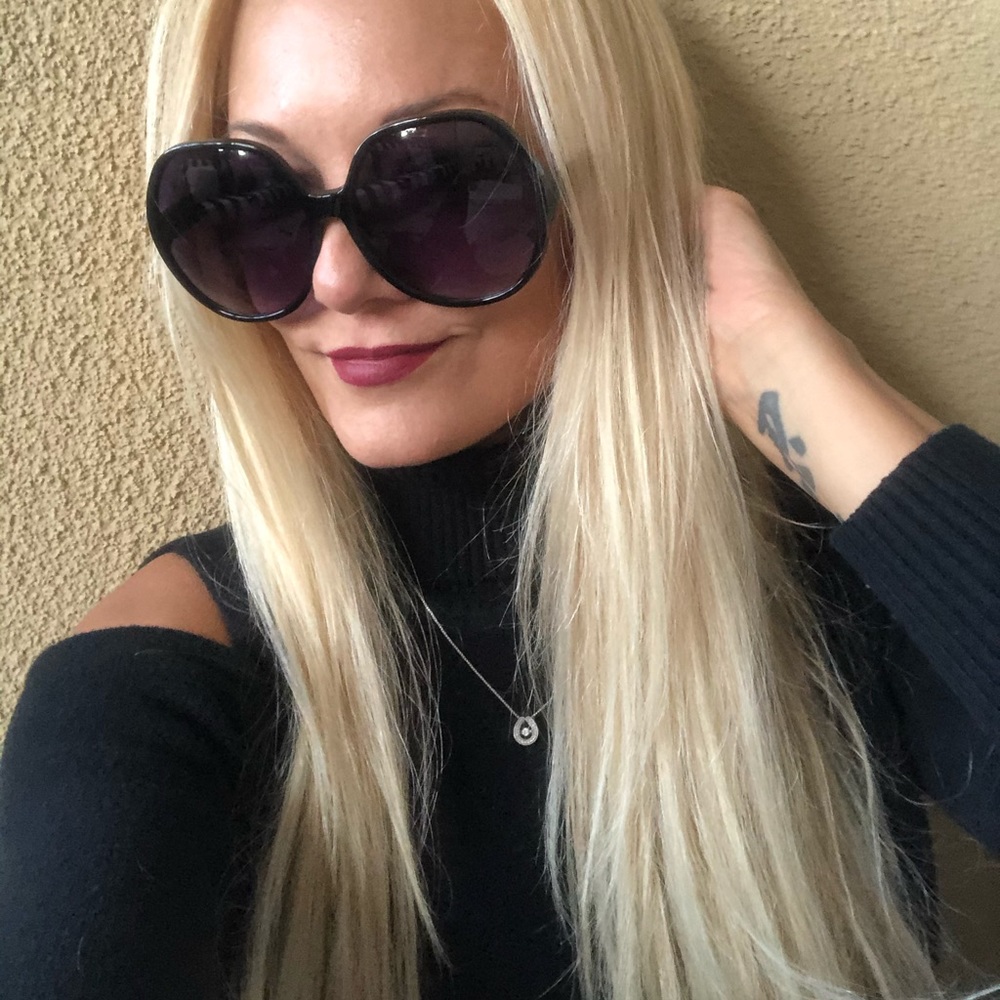 Black circle ⚫️ shades